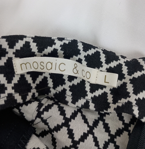 2/$30 MOSAIC & CO Elegant Black and White Patterned Skirt (#1,335) - Picture 2 of 9